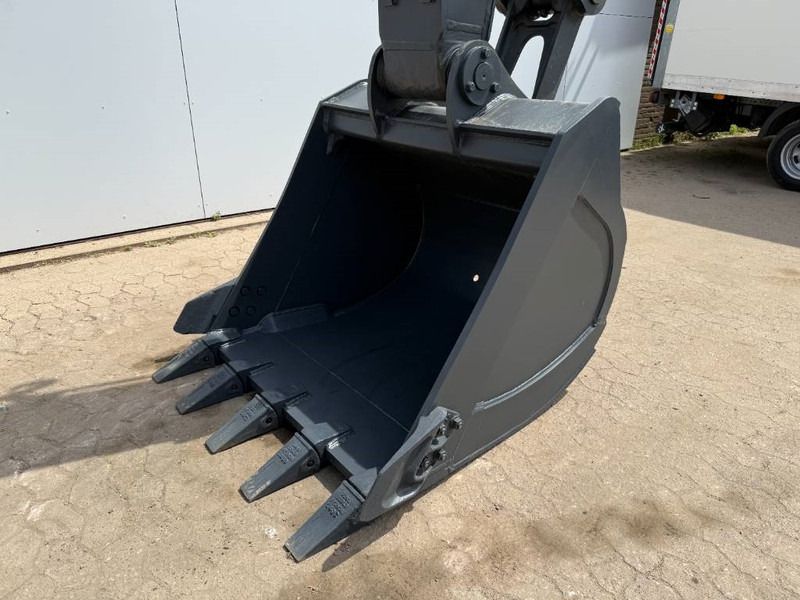 2025 Hyundai R215 SMART PLUS Crawler Excavator