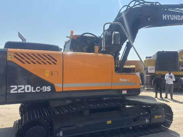 2024 Hyundai HX220L Crawler Excavator
