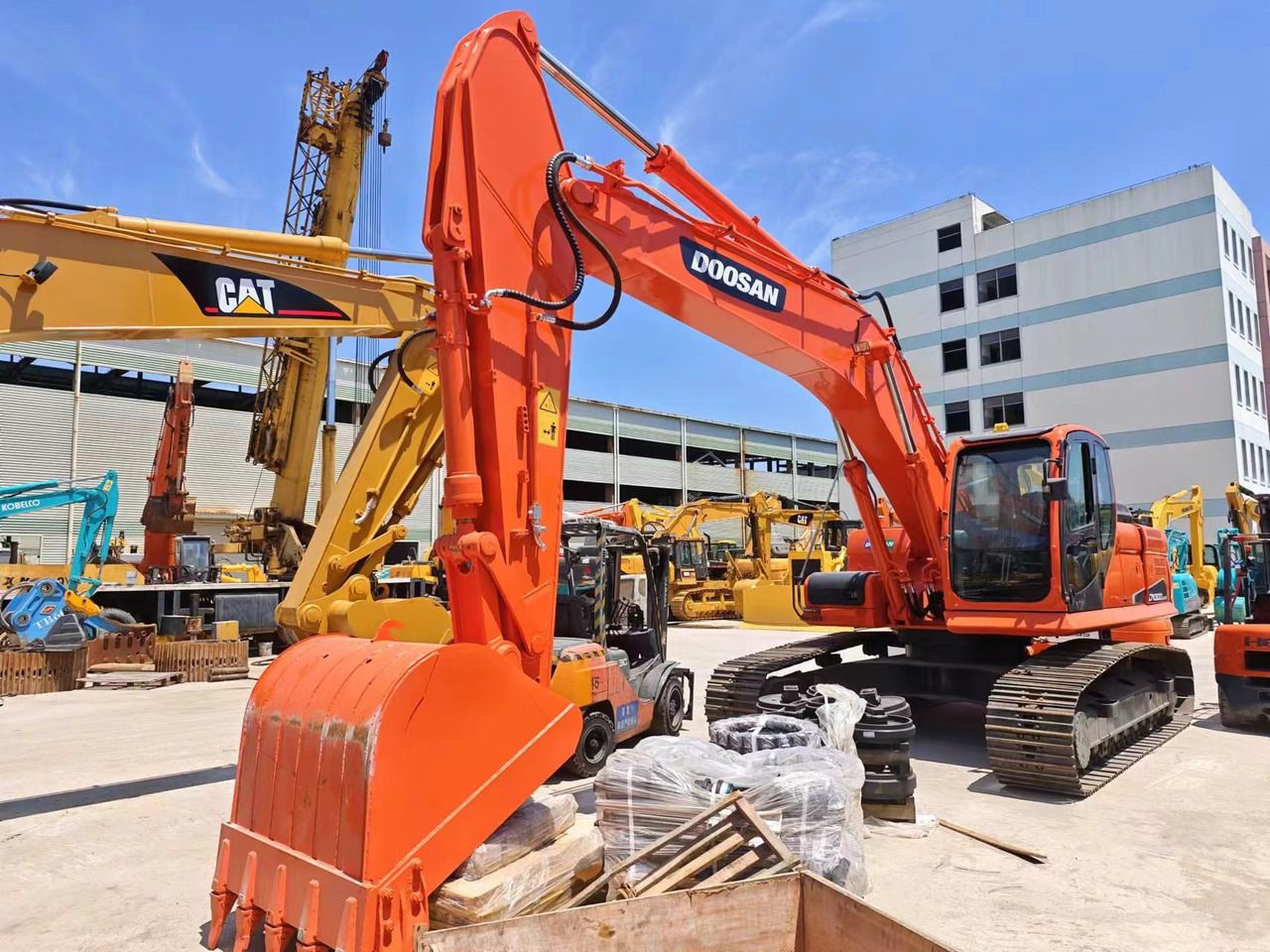2020 Doosan DX300LC-9C Crawler Excavator