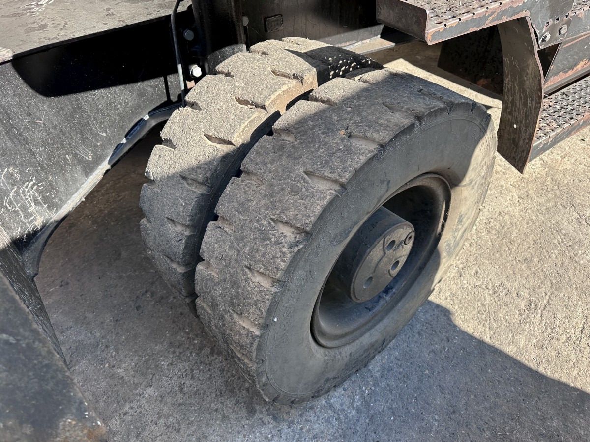 2012 Caterpillar M318 MH Material Handler