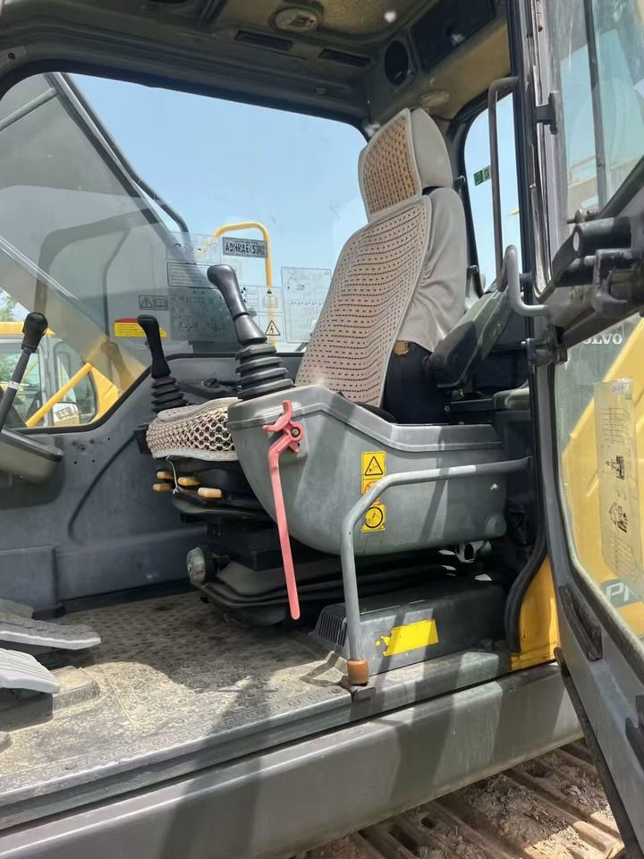 2022 Volvo EC210 Crawler Excavator