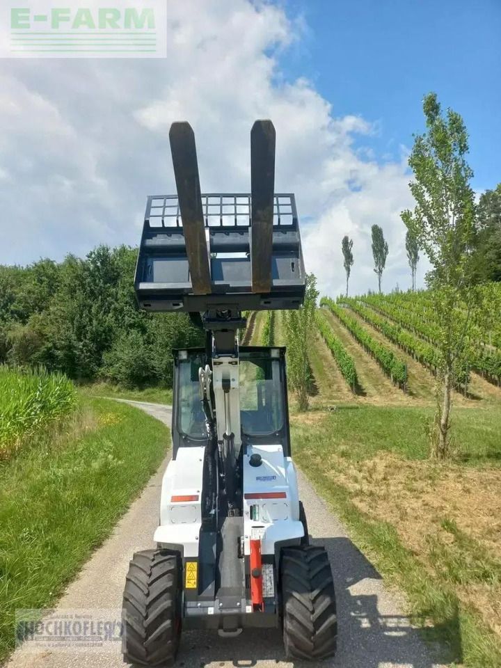 2022 Bobcat L28E Mini Excavator