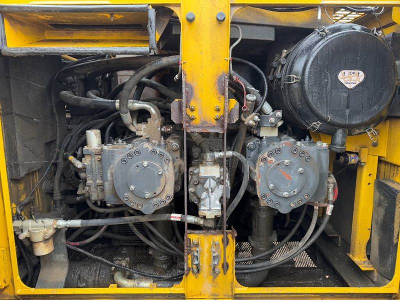 2015 Komatsu PC700LC-8EO Crawler Excavator
