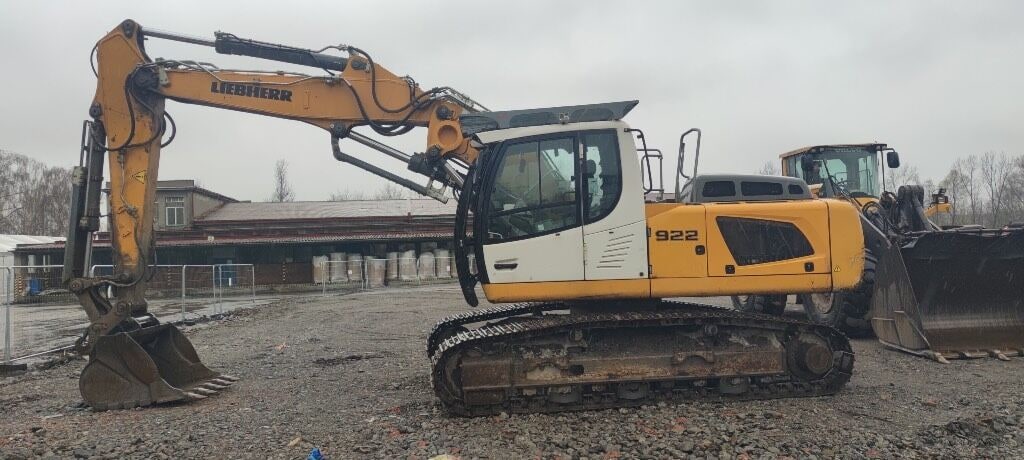 Liebherr 922 Crawler Excavator