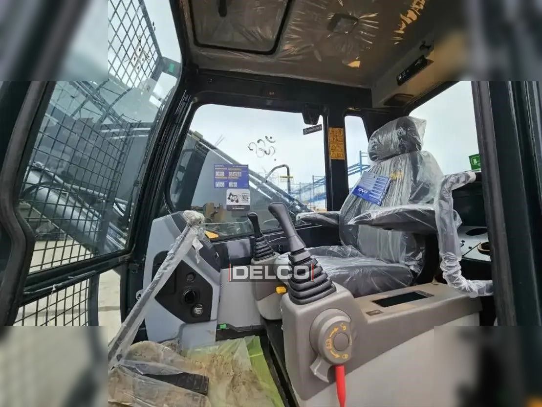 2026 Hyundai 215L SMART Crawler Excavator