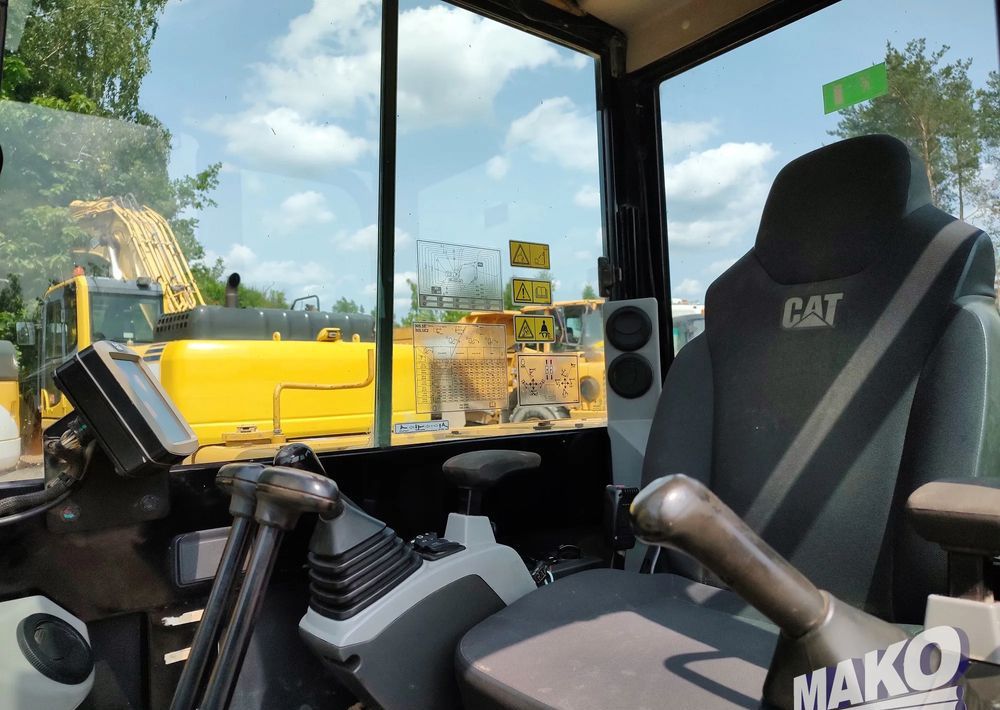 2018 Caterpillar 305.5E2 Crawler Excavator
