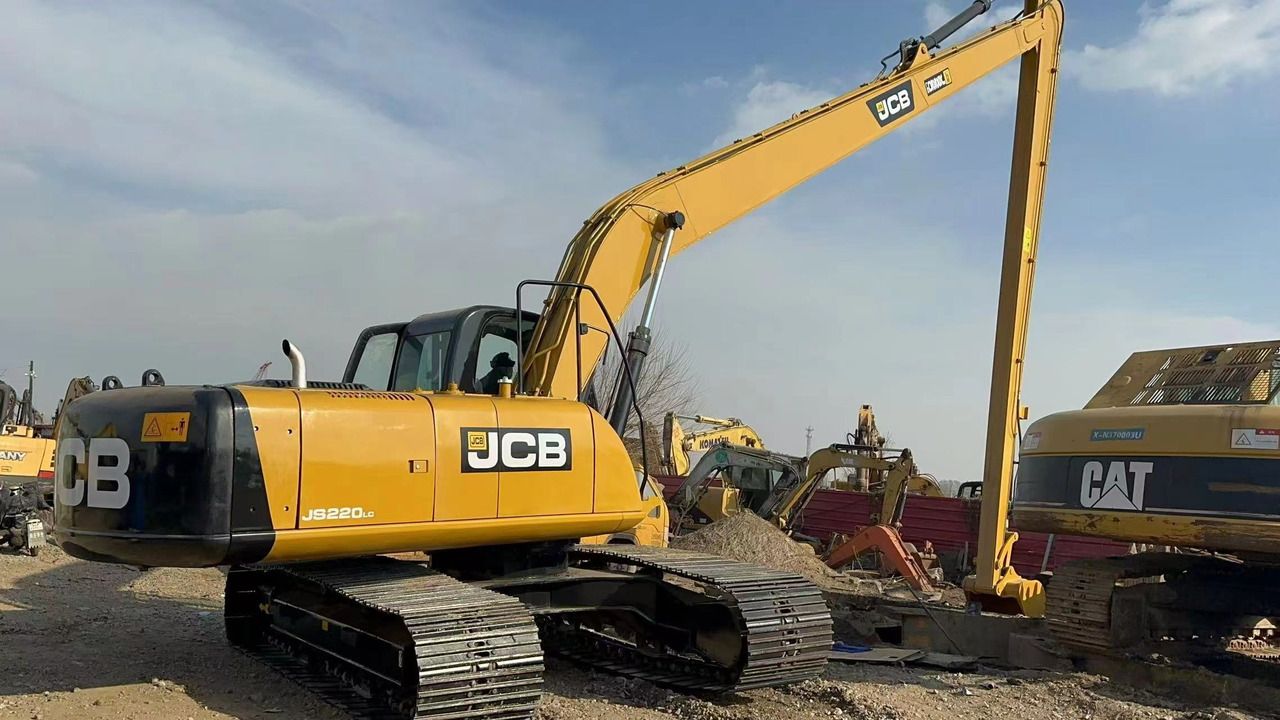 2019 JCB JS220LC Crawler Excavator