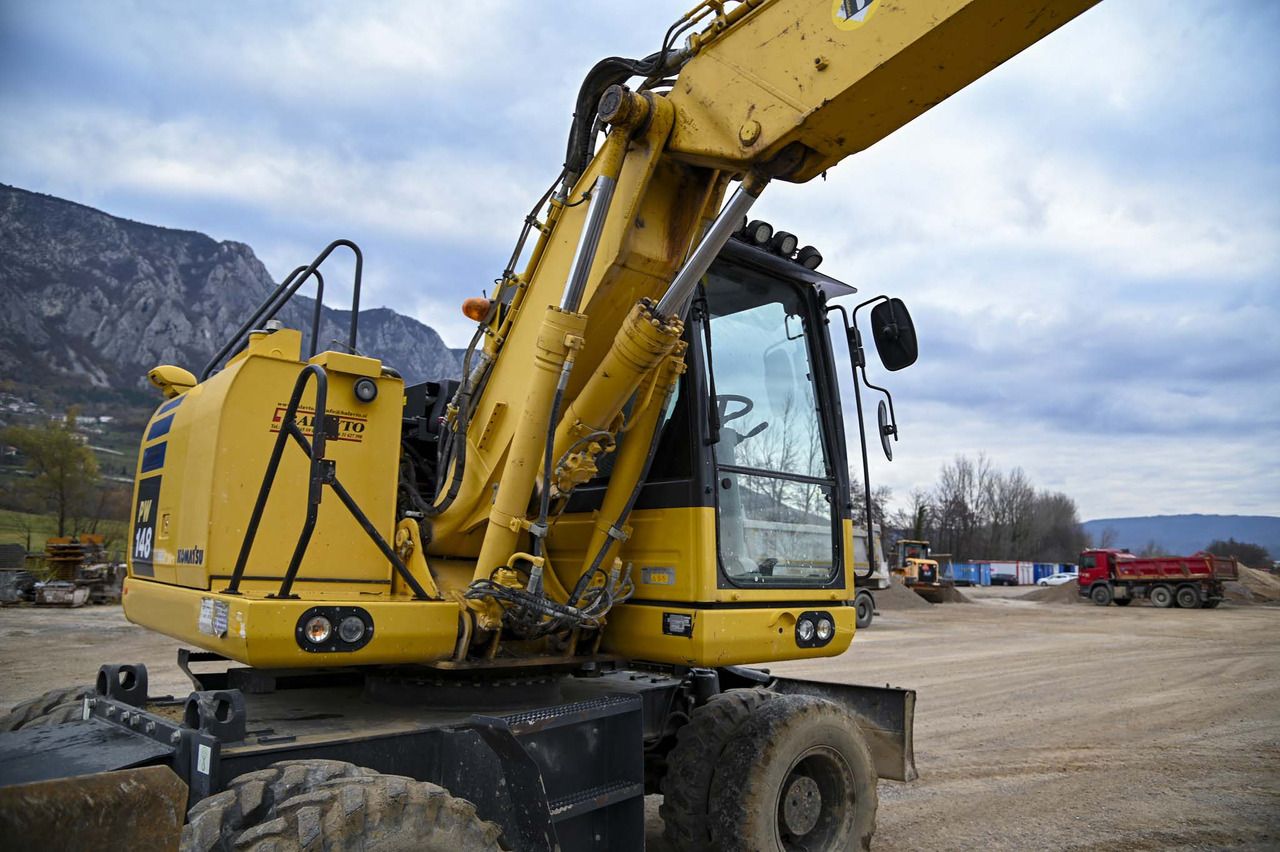 2018 Komatsu PW148-10 Wheel Excavator
