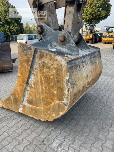 2019 Caterpillar 352F Crawler Excavator