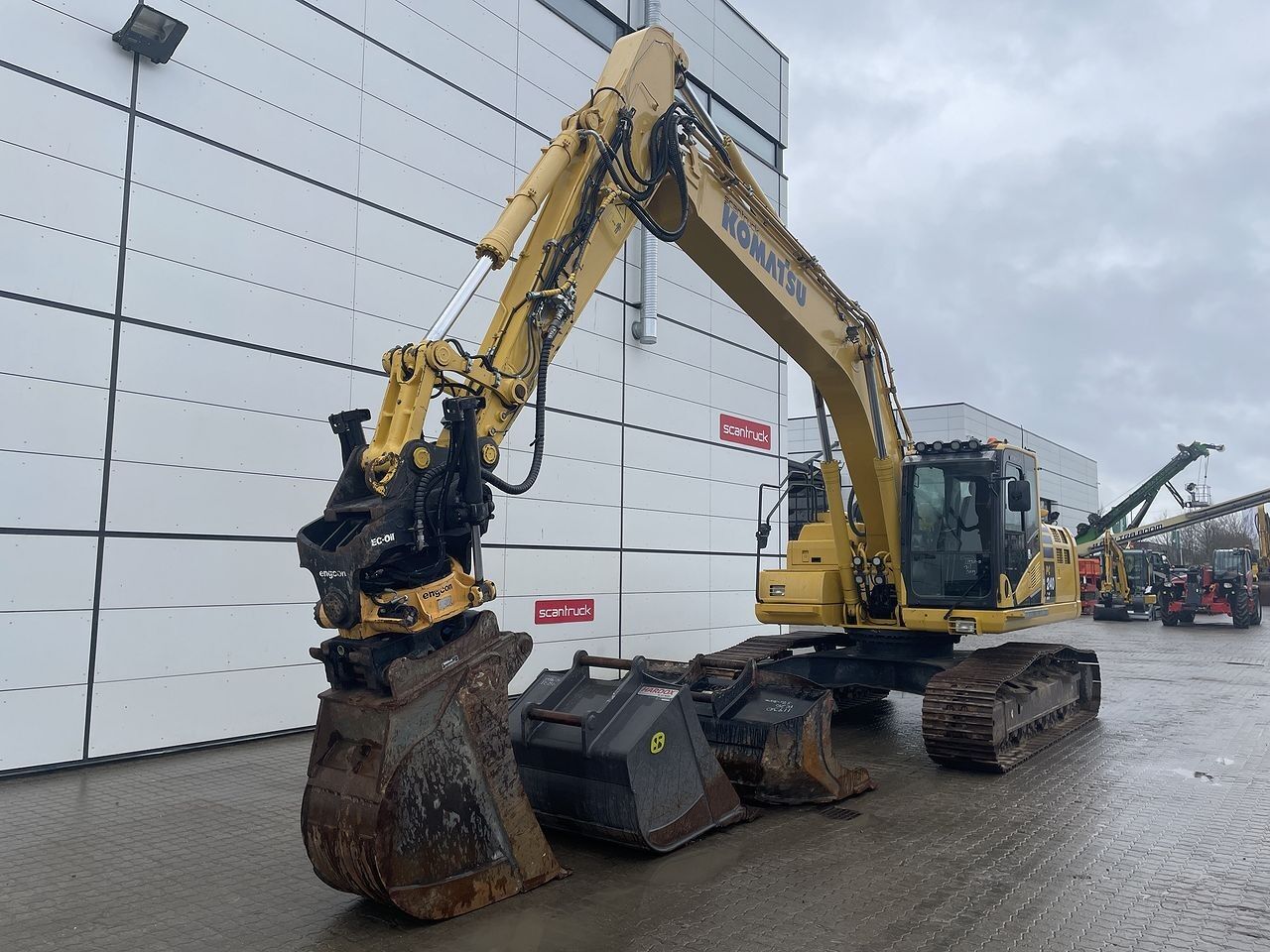 2019 Komatsu PC240LC-11 Crawler Excavator