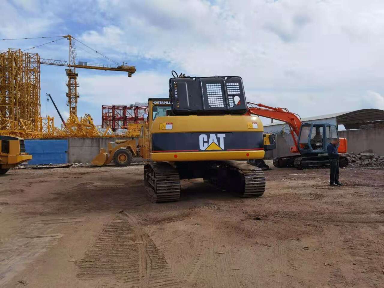 2010 Caterpillar 325C Crawler Excavator