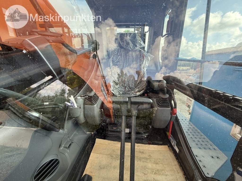 2025 Develon 800LC-7 Crawler Excavator