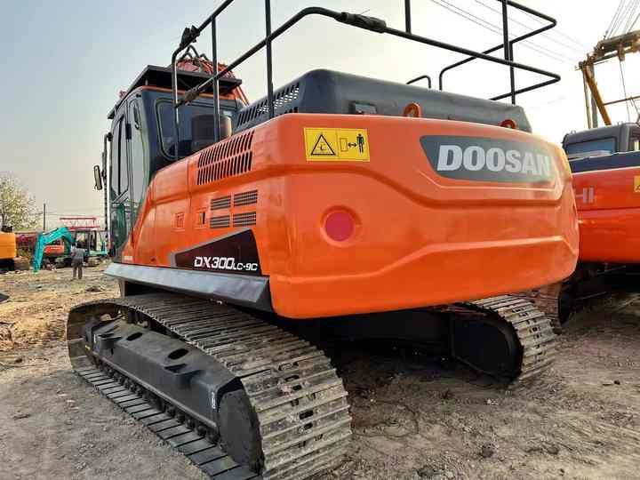 2020 Doosan DX300 Crawler Excavator