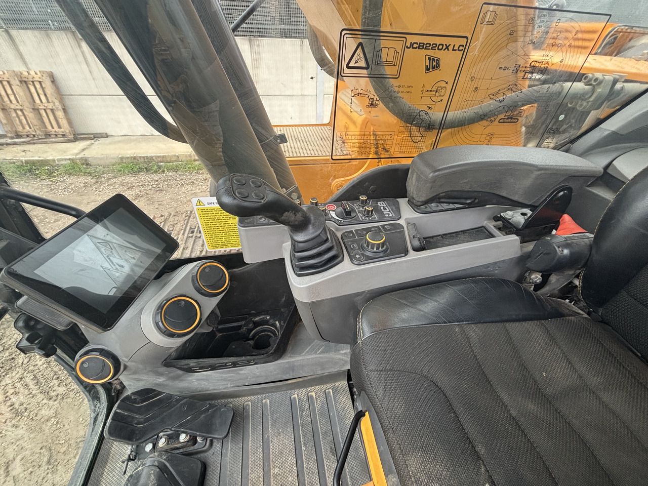 Excavator JCB (2021)