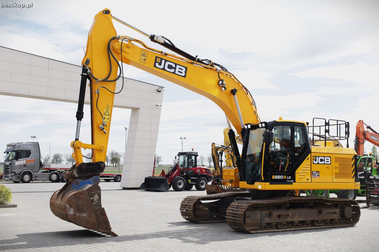 2022 JCB 220X Crawler Excavator