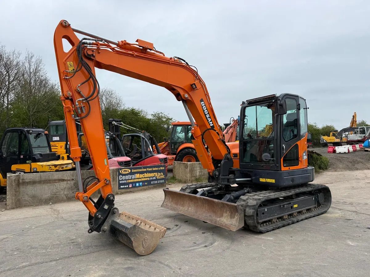 2022 Doosan DX85R-3 Crawler Excavator