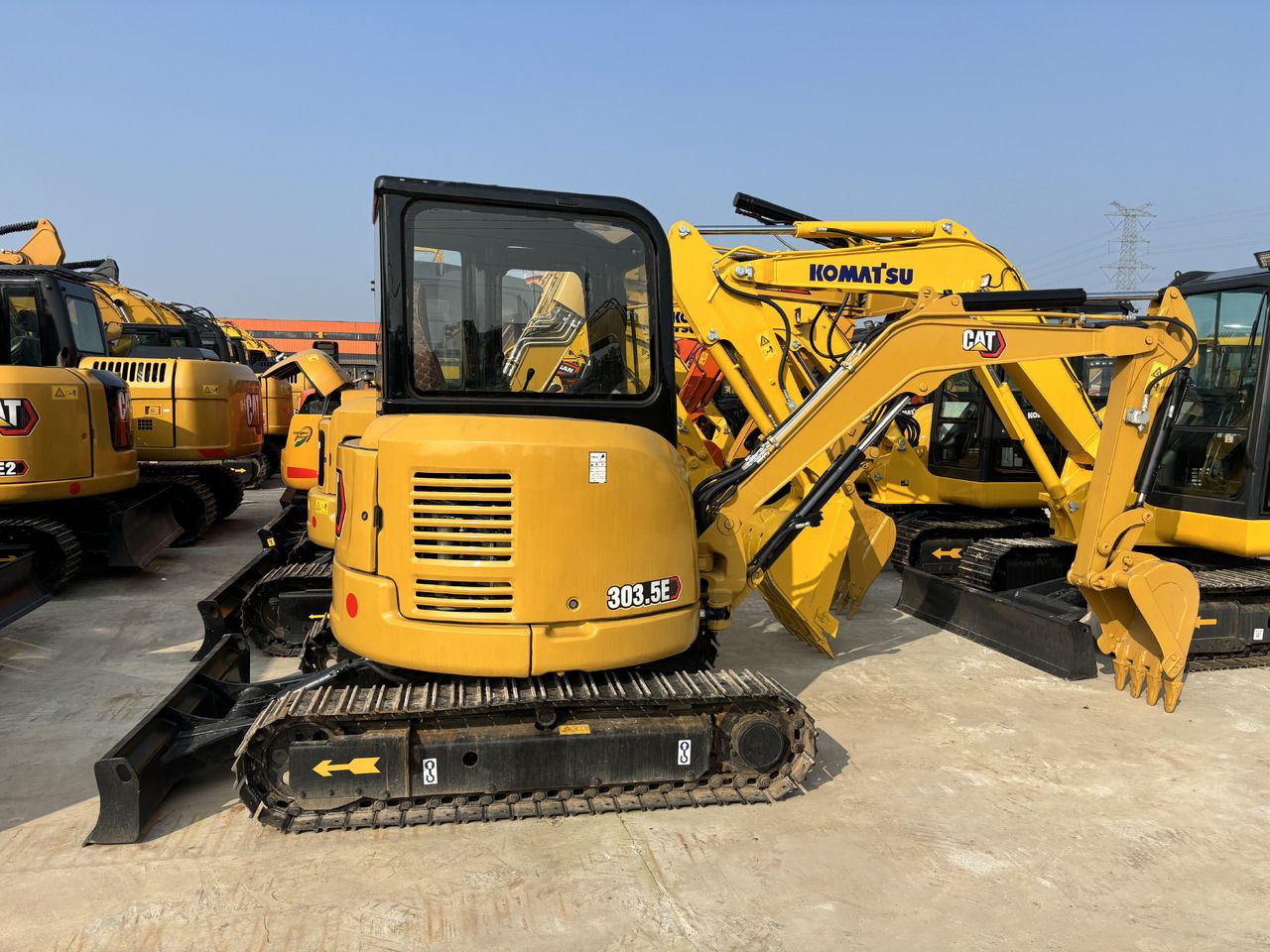 2023 Caterpillar 303.5E Miniexcavadora