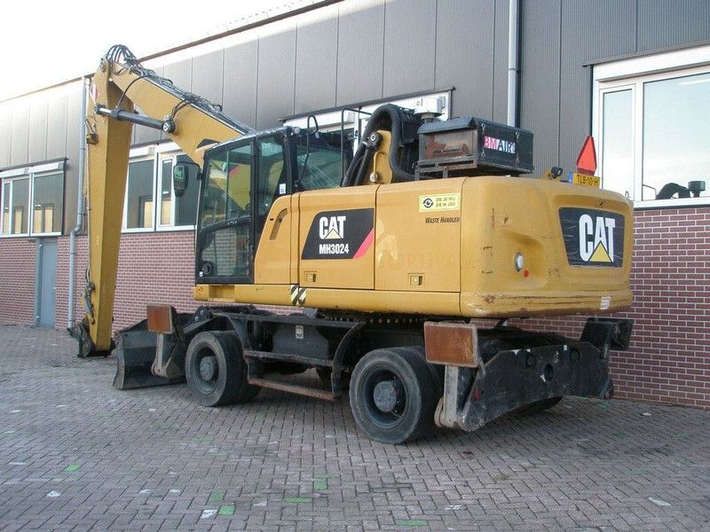 2015 Caterpillar MH3024 Material Handler