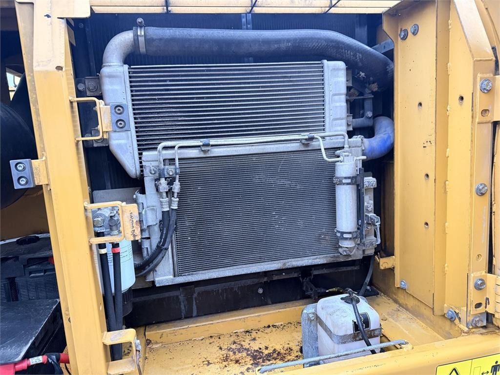2007 Caterpillar 323DL Crawler Excavator