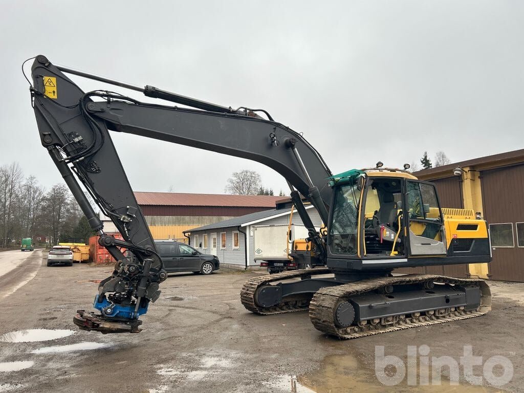 2011 Volvo EC250DL Crawler Excavator