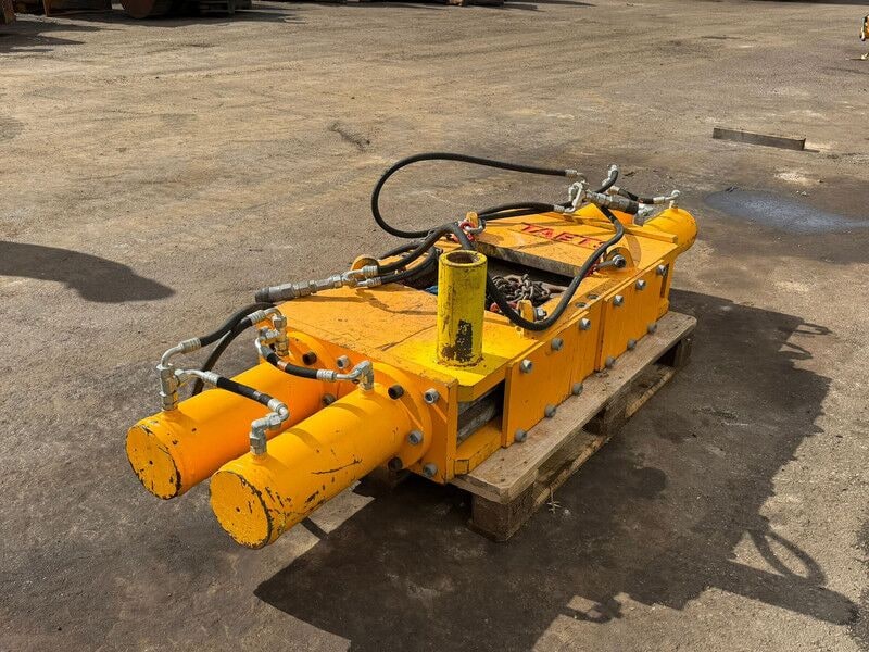 2016 Taets 16 2016 Taets 16 pile breaker attachment, high-angle view