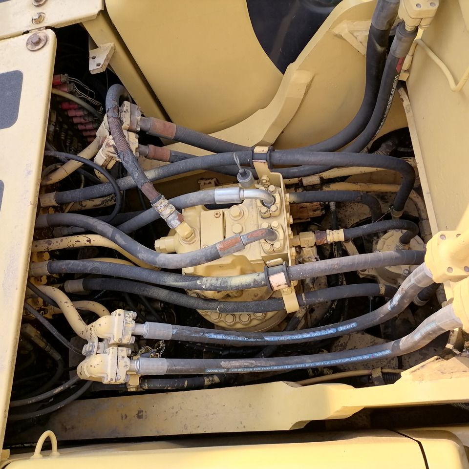2016 Komatsu 200-6