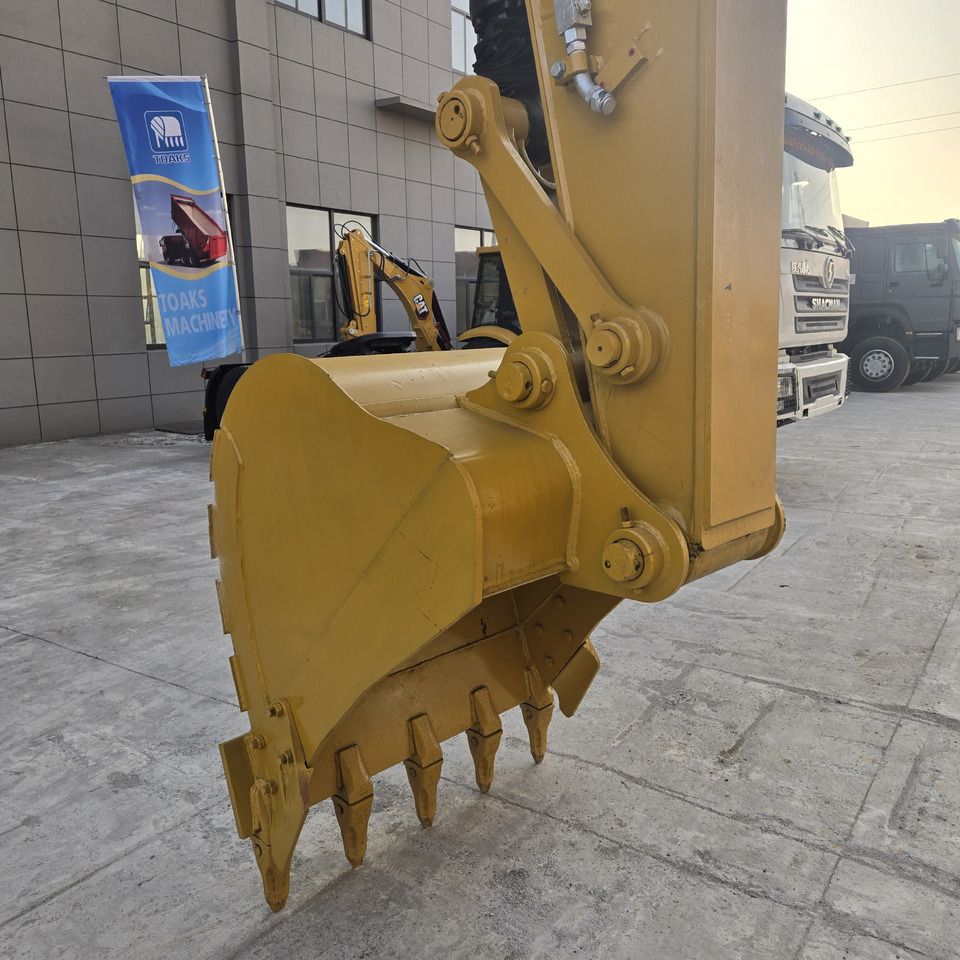 2022 Caterpillar 320D Crawler Excavator