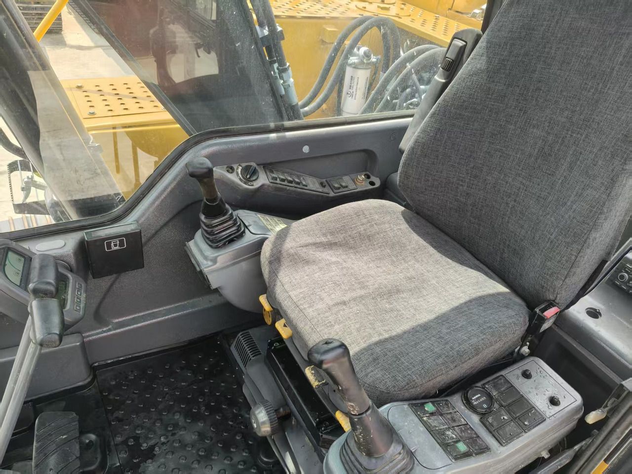 2023 Volvo EC140DL Crawler Excavator