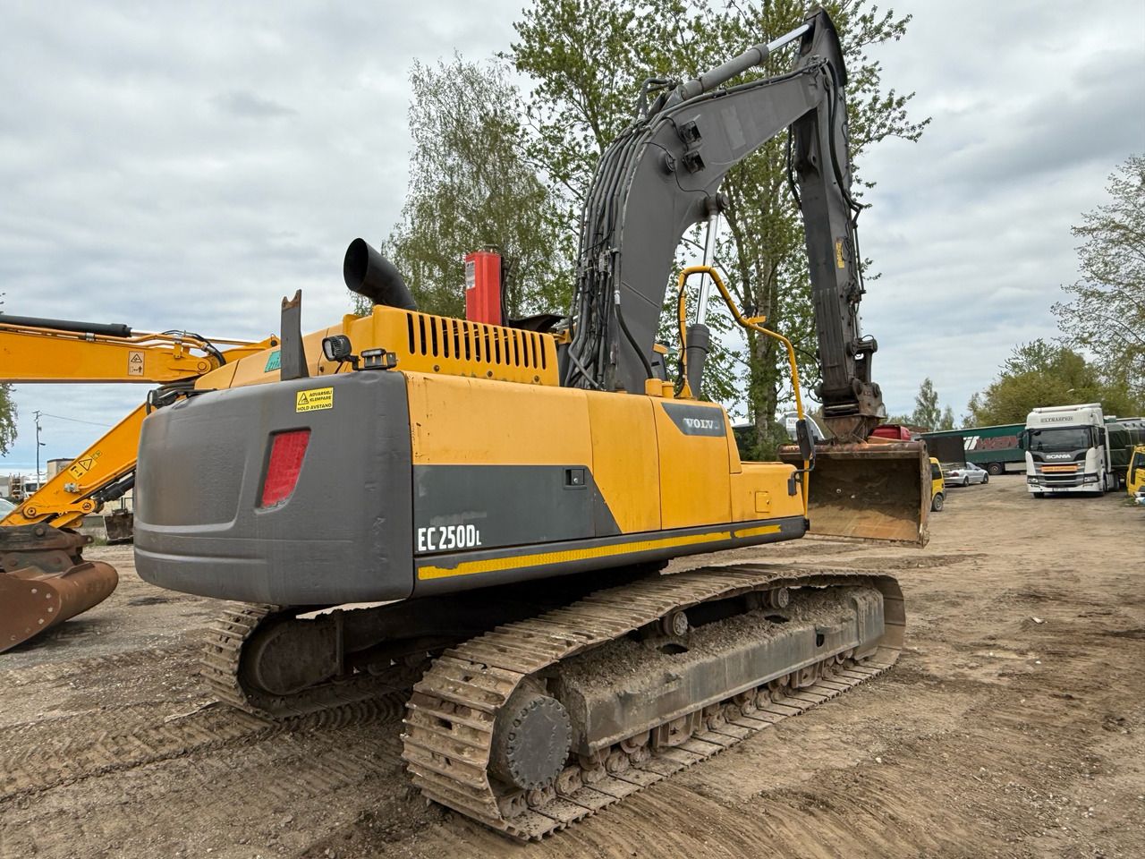 2014 Volvo 250D Crawler Excavator