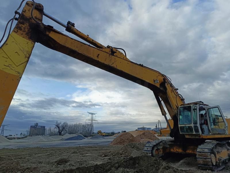 2000 Liebherr R964 Crawler Excavator