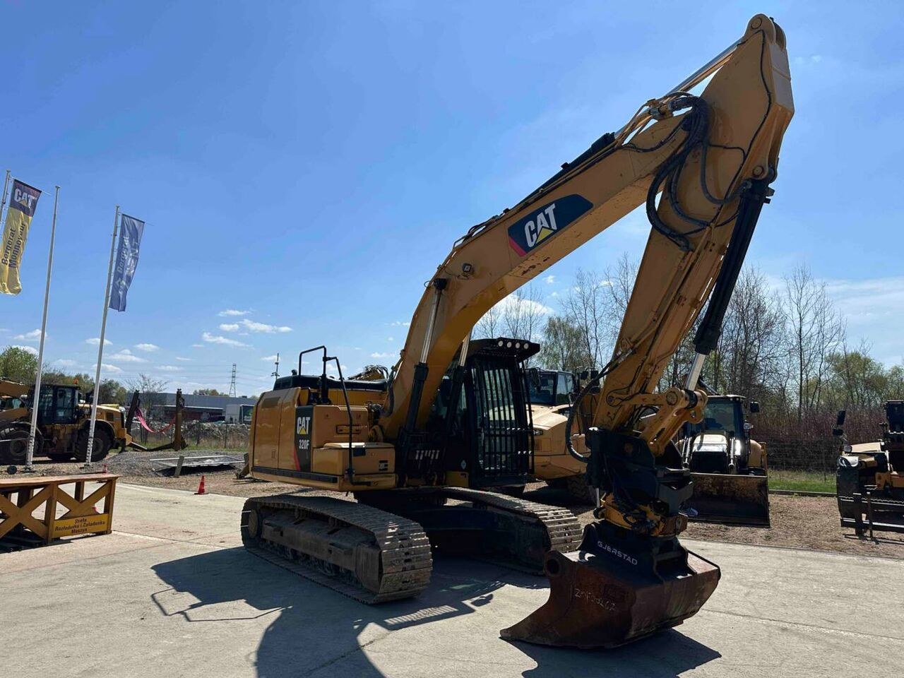 2017 Caterpillar 320FL Crawler Excavator