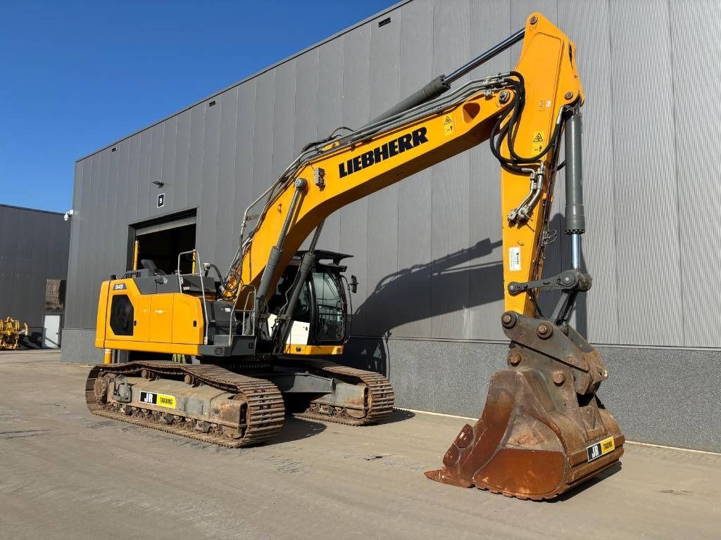 2021 Liebherr R945 Crawler Excavator