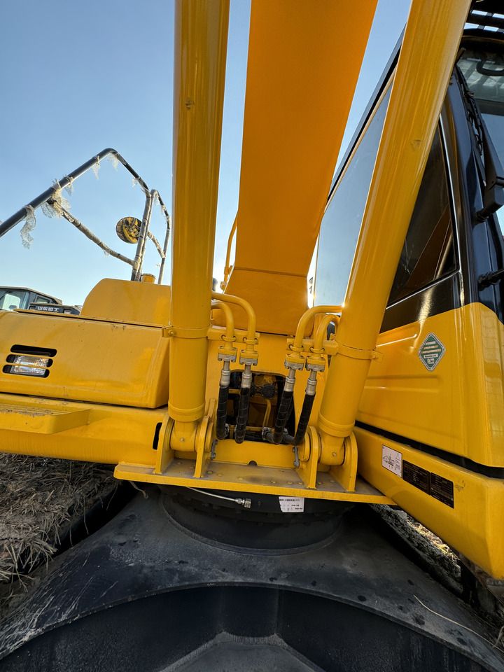 2022 Komatsu PC210-8 Crawler Excavator