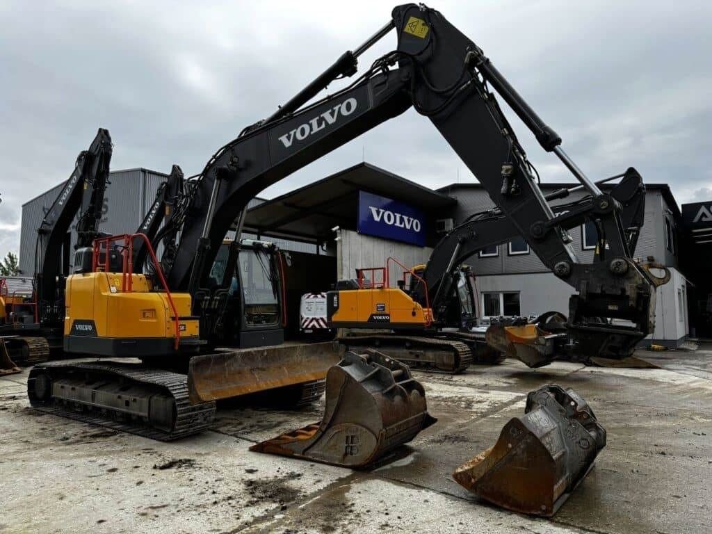 2017 Volvo ECR235EL Crawler Excavator