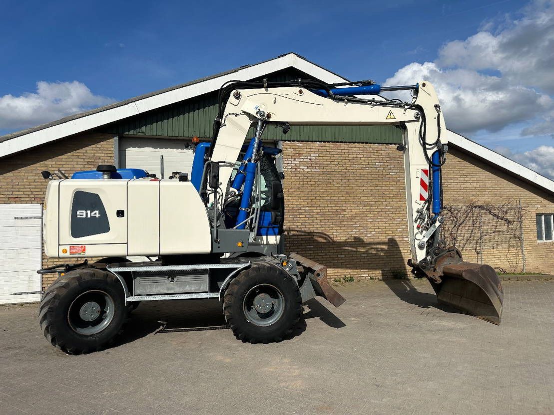2015 Liebherr A914 Wheel Excavator