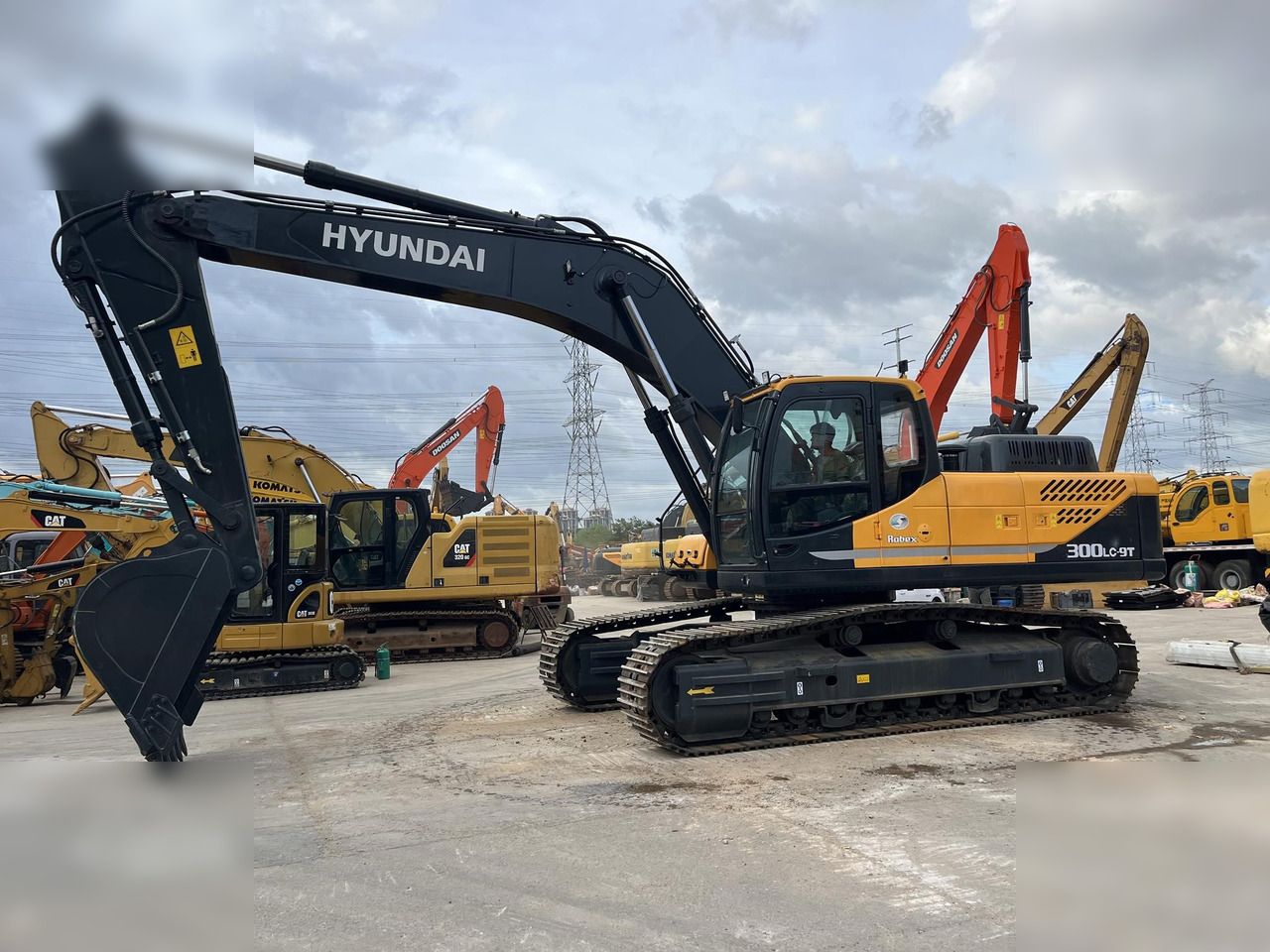 2019 Hyundai R300LC-9T Crawler Excavator
