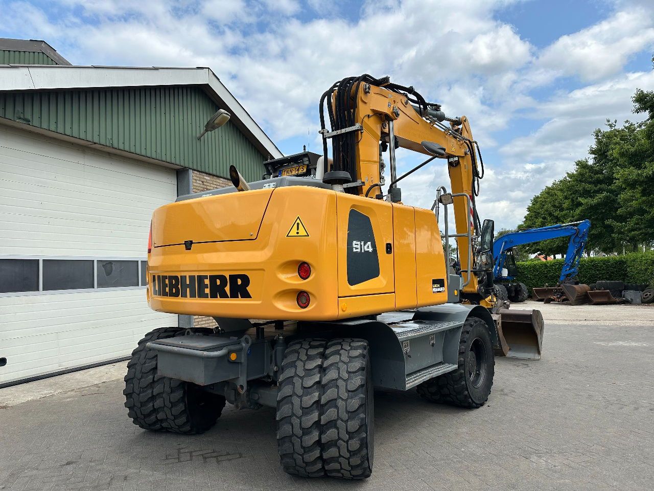 2015 Liebherr A914 Wheel Excavator