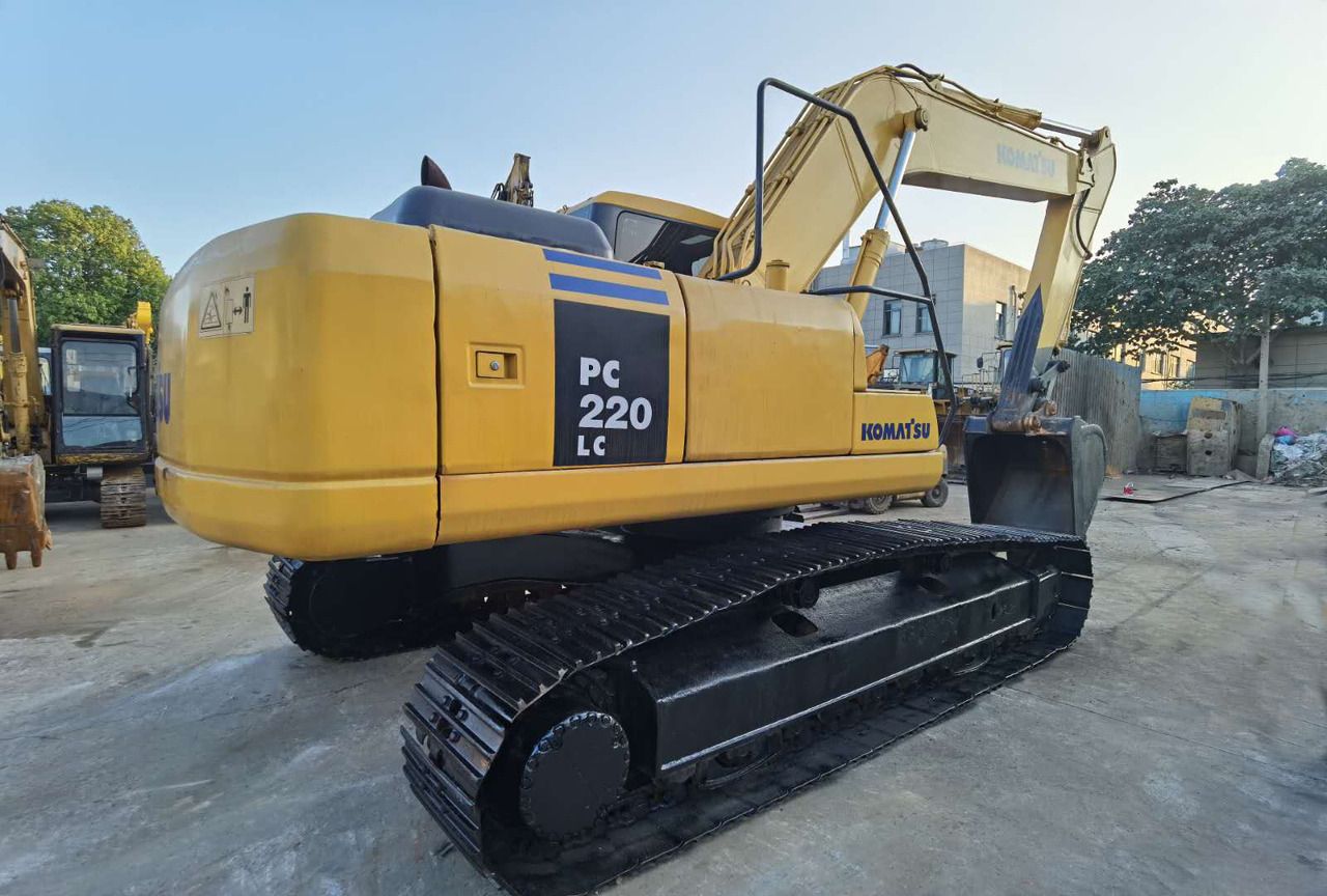 2020 Komatsu PC220-6 Crawler Excavator