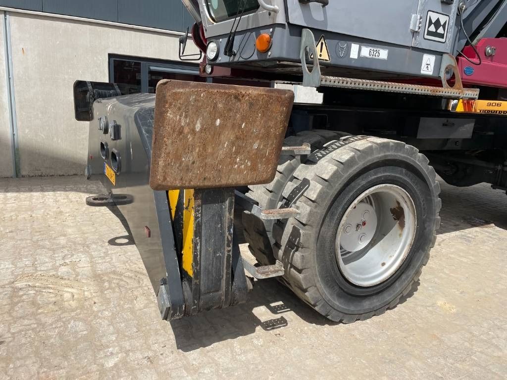 2011 Fuchs MHL380 Material Handler
