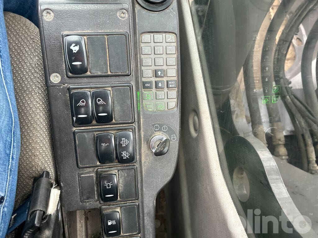 2011 Volvo EC250DL Crawler Excavator