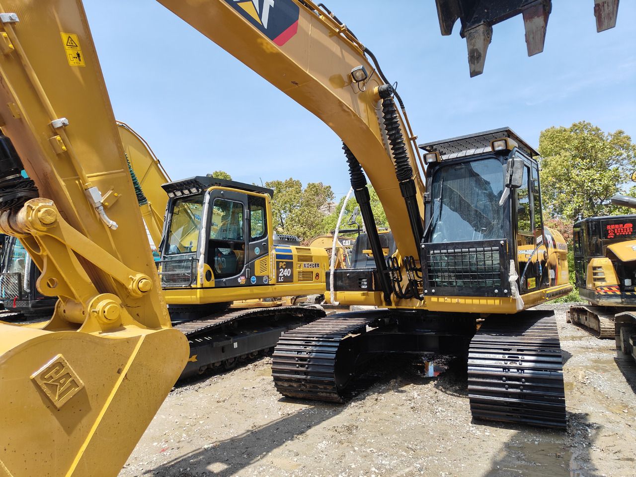 2025 Caterpillar 320D2 Crawler Excavator