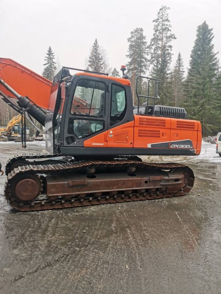 2018 Doosan DX300LC-5 Crawler Excavator