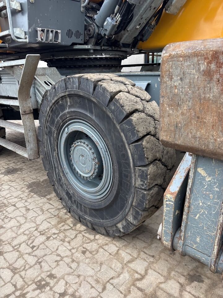2015 Liebherr LH40 Material Handler