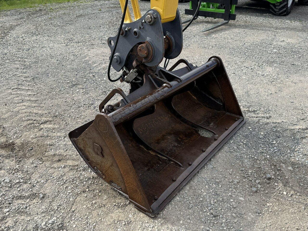 2009 Komatsu PW98MR-8 Wheel Excavator