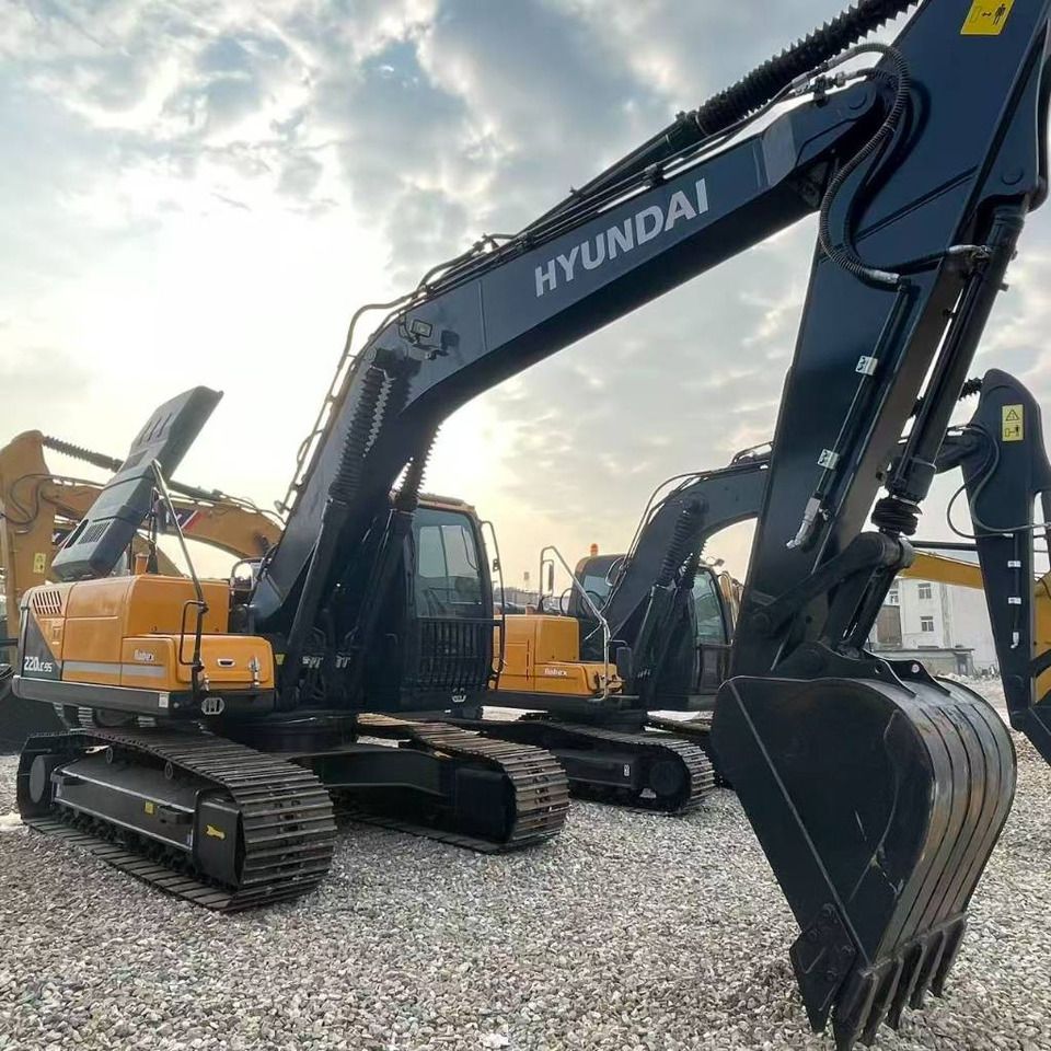 2023 Hyundai 220 Crawler Excavator