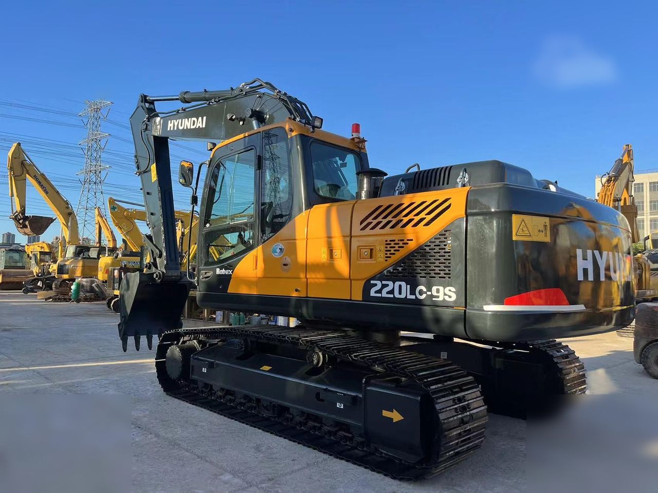 2020 Hyundai R220LC-9S Crawler Excavator