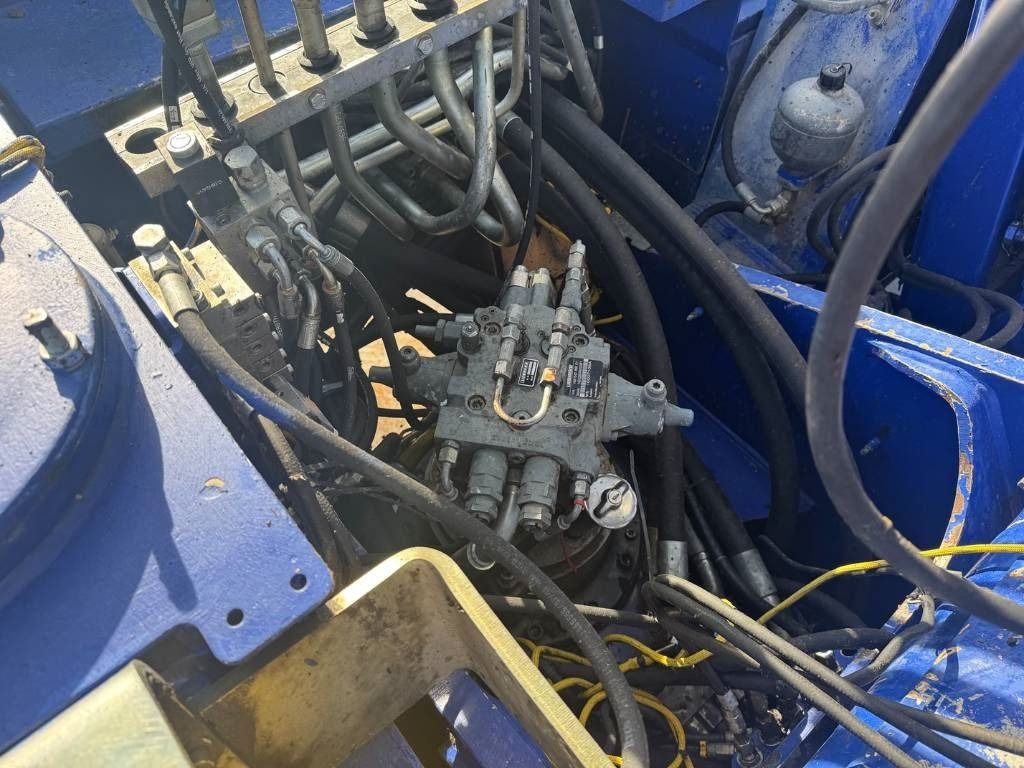 2004 Liebherr R924B EW Material Handler