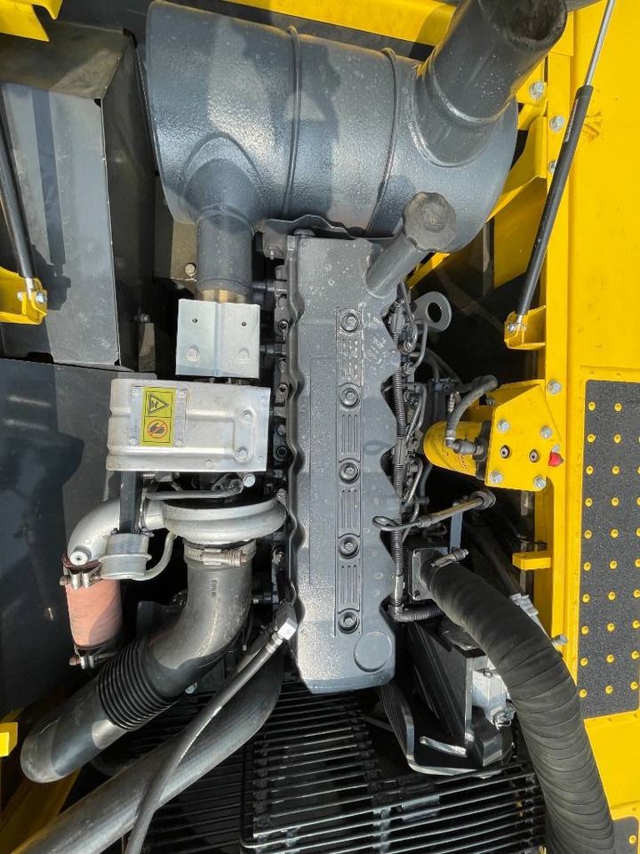 2024 Komatsu PC220 LC Crawler Excavator