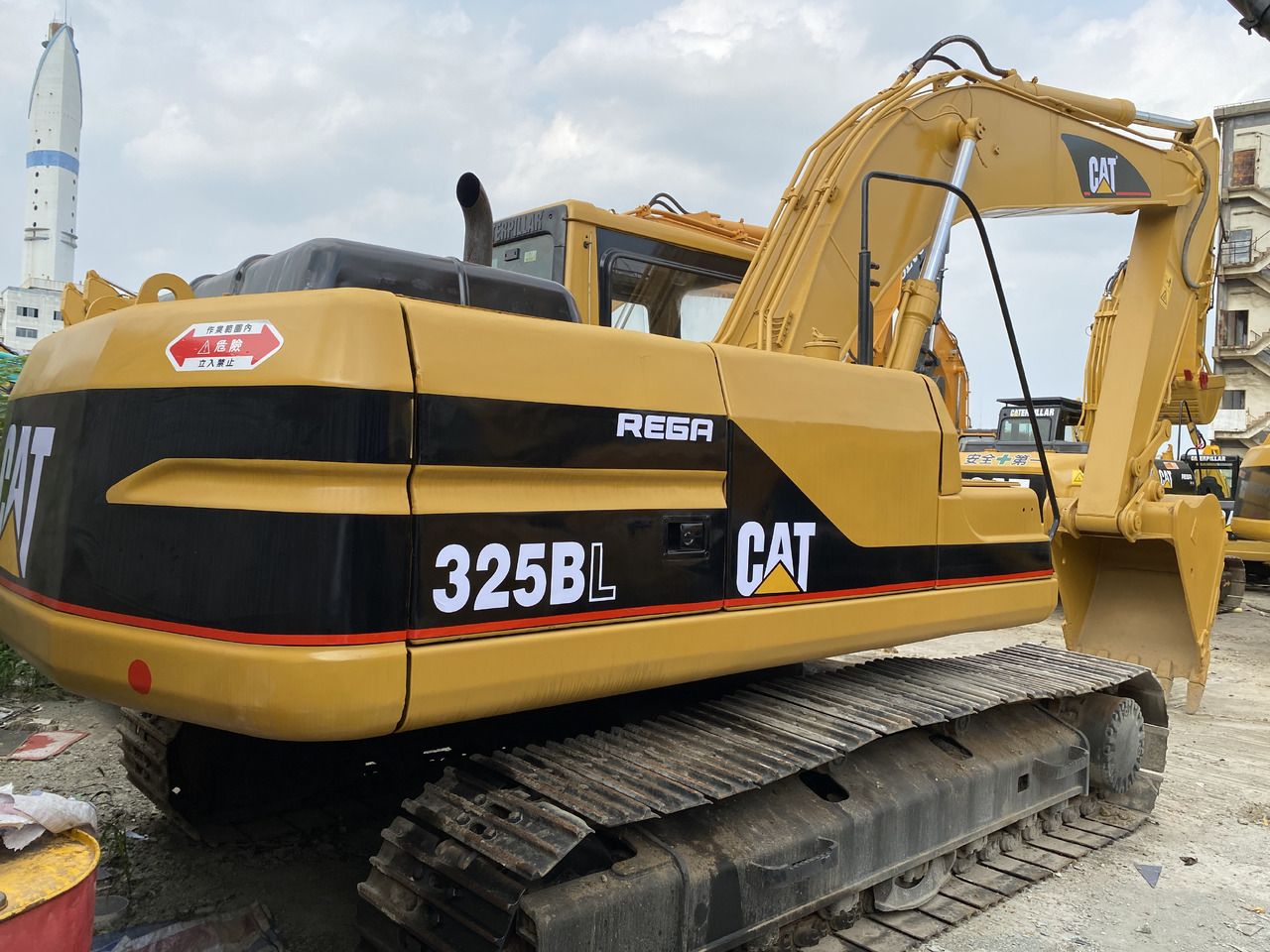 2015 Caterpillar 325B Crawler Excavator
