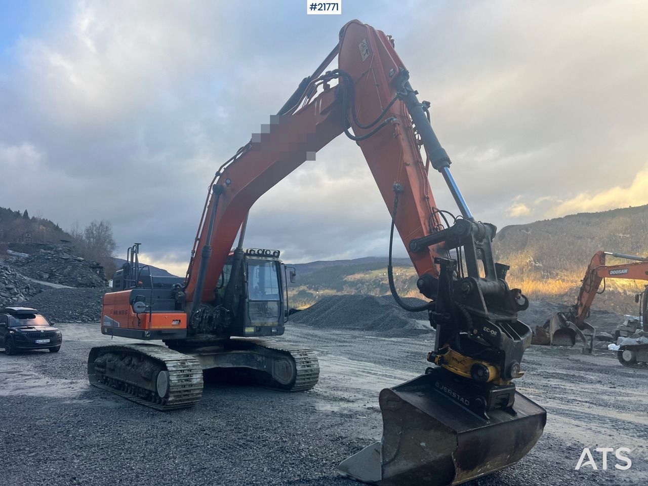 2017 Doosan DX300LC-5 Crawler Excavator